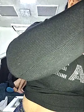 laura bassi online show from February 2026 04:24:01 AM