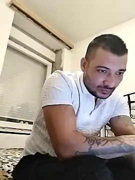 Snapshot of Zoltanioan26 chatting on October 2025 10:17:02 PM Zoltanioan26 online show from October 2025 10:17:02 PM