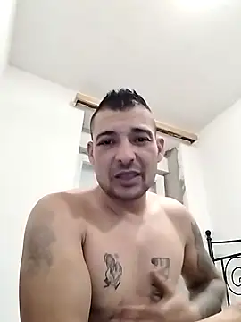 Snapshot of Zoltanioan26 chatting on October 2025 10:44:02 PM Zoltanioan26 online show from October 2025 10:44:02 PM