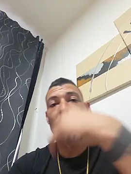 Snapshot of Zoltanioan26 chatting on March 2026 03:45:01 PM Zoltanioan26 online show from March 2026 03:45:01 PM