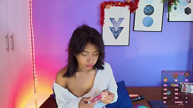 cinnamon kyla online show from December 2024 06:31:02 PM