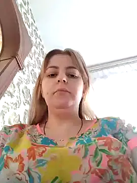 Lady nice cat online show from February 2025 04:25:01 AM