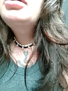 EllieOz online show from October 2025 04:04:01 PM