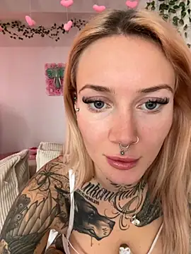 Stella-Kink online show from November 2025 10:07:01 AM