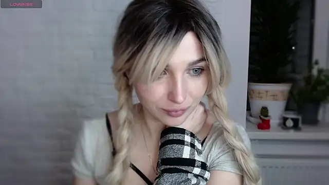 Yoda21 online show from January 2025 06:19:01 PM