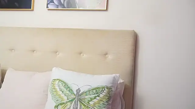 CassieHilton online show from April 2026 05:37:01 PM