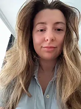 curvyflawless online show from April 2026 08:50:01 AM