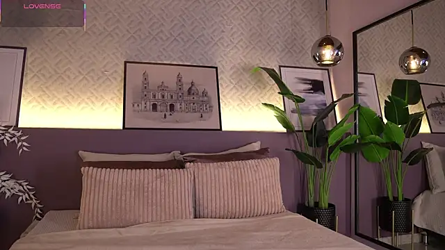 ElleDiane online show from April 2026 12:57:01 AM