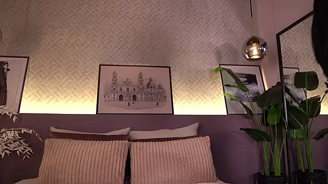 Snapshot of ElleDiane chatting on July 2026 12:13:01 AM ElleDiane online show from July 2026 12:13:01 AM