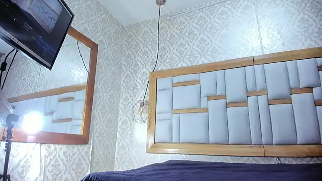 arl chloee online show from November 2025 03:07:01 AM