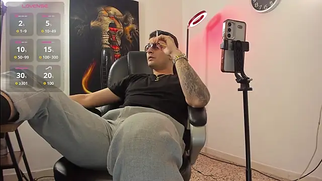 Nicolas Fellener online show from October 2025 04:27:01 AM