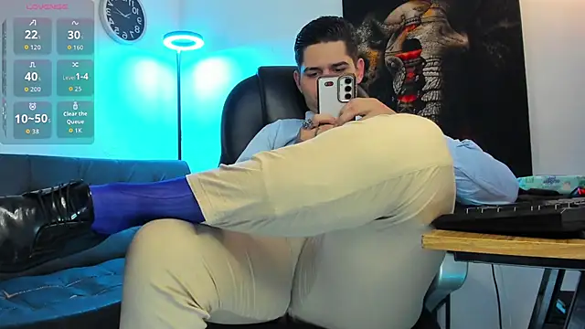 Nicolas Fellener online show from March 2026 03:33:01 AM