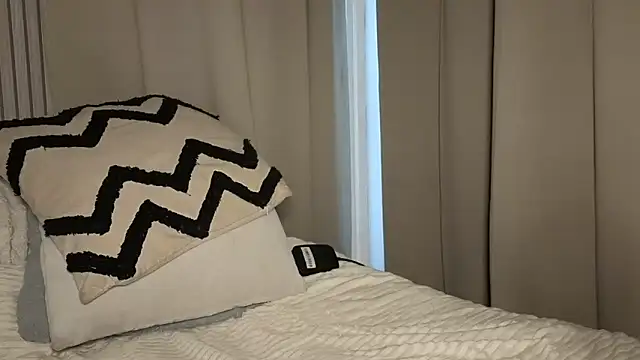 Sweetninaaa online show from October 2025 11:34:02 AM