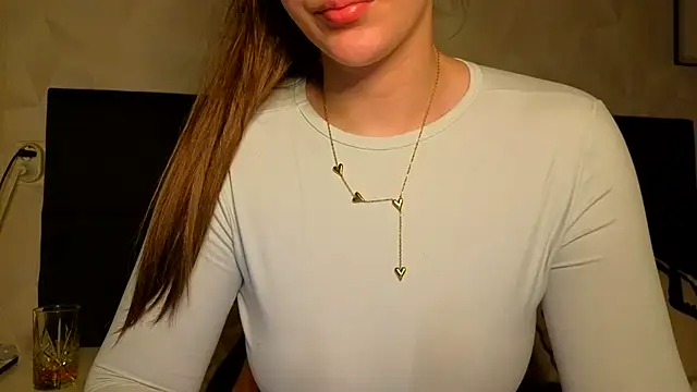 Sweetninaaa online show from April 2026 09:49:02 PM