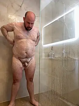 bearlover992 online show from October 2025 06:18:02 PM