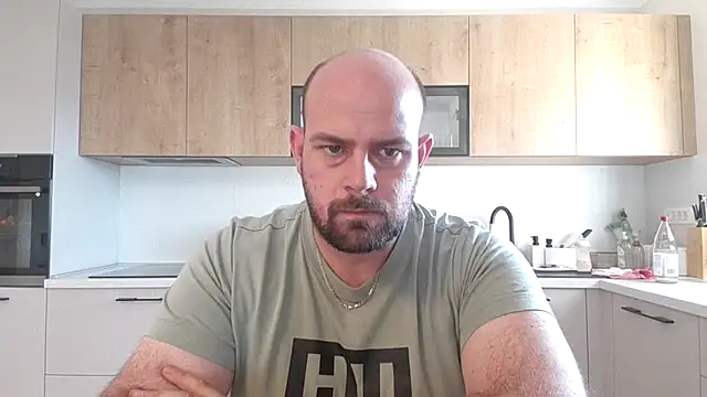 bearlover992 online show from October 2025 10:03:01 AM