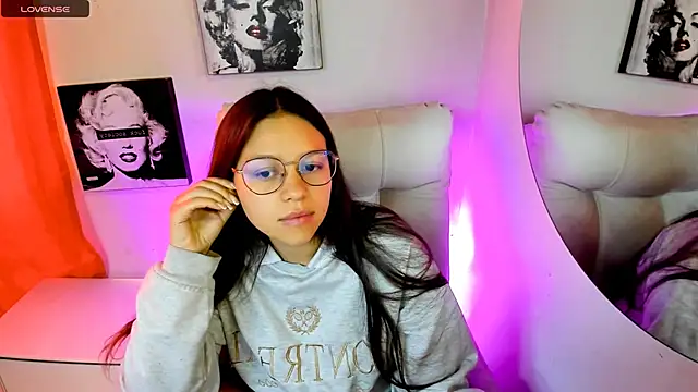 SamanthaRoldaan online show from April 2026 02:42:01 PM