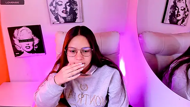 SamanthaRoldaan online show from April 2026 03:24:01 PM