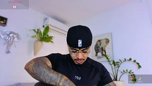 JordanSmiith  online show from December 2025 08:59:01 PM