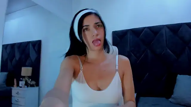 Snapshot of Linisprincehot69 chatting on December 2024 09:15:02 PM Linisprincehot69 online show from December 2024 09:15:02 PM