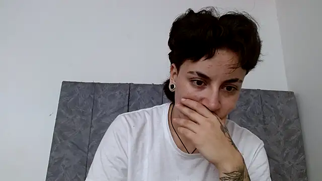 linda 33 online show from November 2025 01:11:01 PM