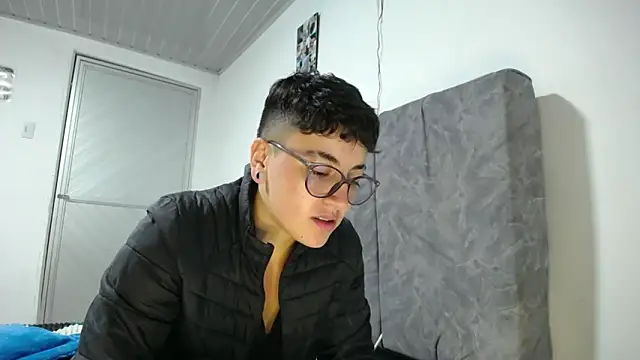 linda 33 online show from April 2026 02:35:01 AM