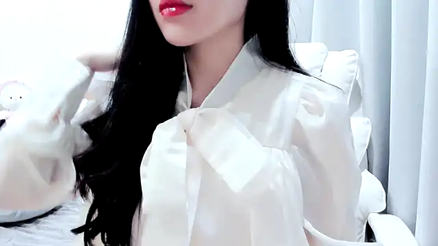 Snapshot of Lita-Julia chatting on November 2025 05:15:01 PM Lita-Julia online show from November 2025 05:15:01 PM