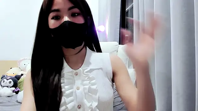 Snapshot of Lita-Julia chatting on November 2025 02:07:02 PM Lita-Julia online show from November 2025 02:07:02 PM