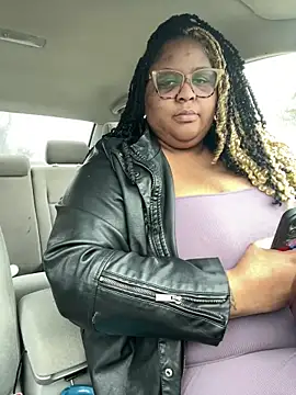 Snapshot of kweenxkarma chatting on March 2025 01:32:02 AM kweenxkarma online show from March 2025 01:32:02 AM
