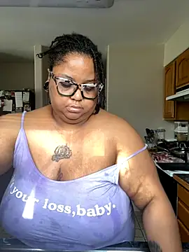 Snapshot of kweenxkarma chatting on October 2025 09:37:02 PM kweenxkarma online show from October 2025 09:37:02 PM