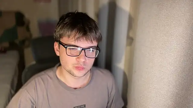 superfluboy  online show from November 2025 08:40:01 PM