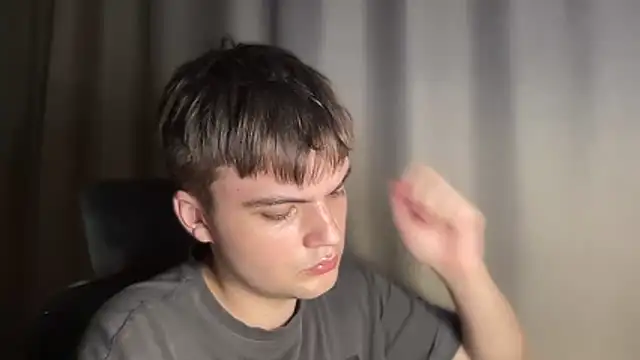 superfluboy  online show from November 2025 05:06:01 PM