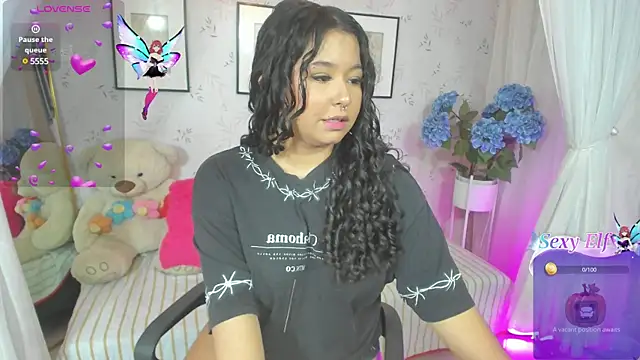 Snapshot of Atenea_cuteee chatting on December 2024 07:12:01 PM Atenea cuteee online show from December 2024 07:12:01 PM