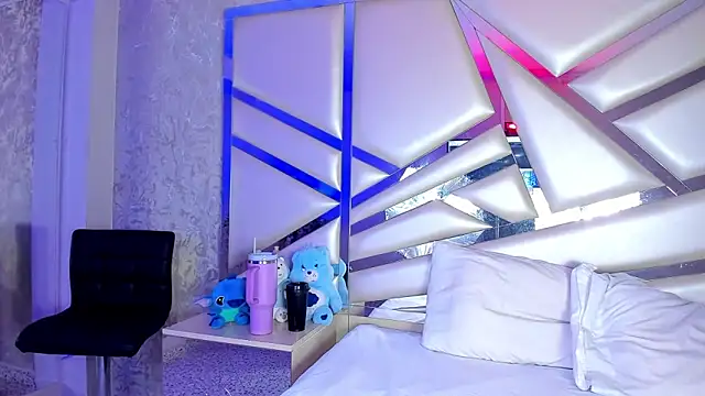 Miia002 online show from October 2025 04:37:01 AM