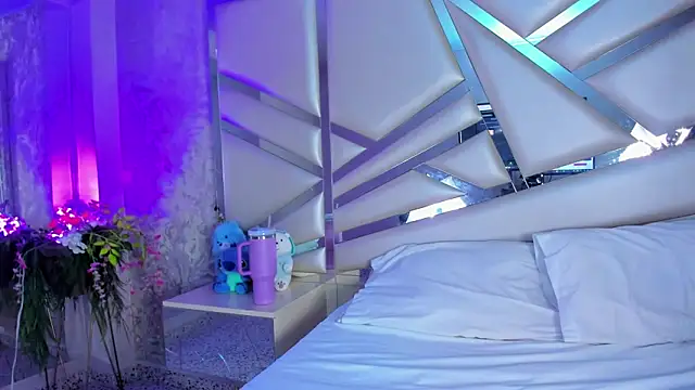 Miia002 online show from April 2026 11:40:02 PM