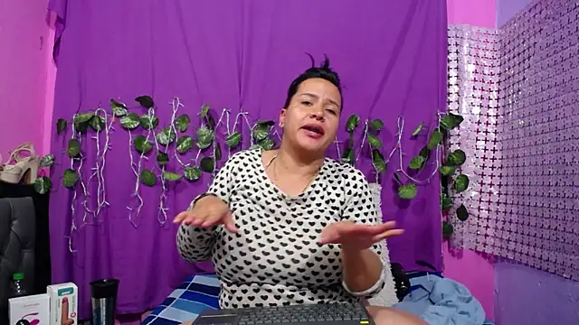 hazel 34 online show from February 2025 12:58:02 AM