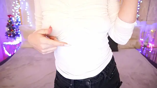 KimmmLi online show from December 2024 11:09:01 AM