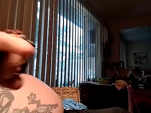 Snapshot of fukurbutt chatting on December 2024 04:17:01 PM fukurbutt online show from December 2024 04:17:01 PM