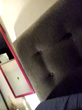 lenka 24 online show from October 2025 01:49:01 AM