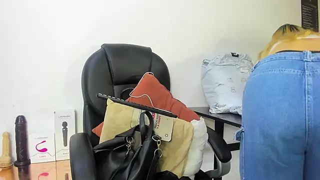 Barbie girl 69 online show from November 2025 02:39:01 PM