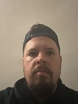 Snapshot of husband4555 chatting on March 2026 01:44:02 AM husband4555 online show from March 2026 01:44:02 AM