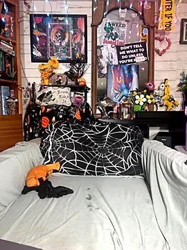 TrenaAnne online show from October 2025 02:50:01 PM