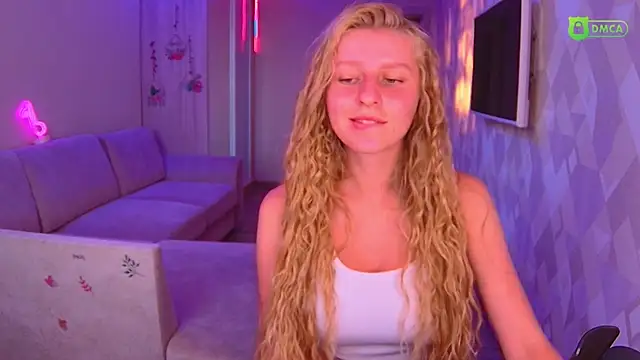 Snapshot of AmaliaQueen chatting on September 2025 03:03:02 PM AmaliaQueen online show from September 2025 03:03:02 PM