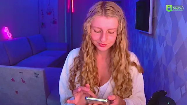 Snapshot of AmaliaQueen chatting on September 2025 02:44:01 PM AmaliaQueen online show from September 2025 02:44:01 PM