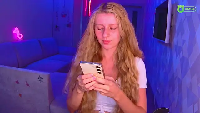 Snapshot of AmaliaQueen chatting on October 2025 02:15:01 PM AmaliaQueen online show from October 2025 02:15:01 PM