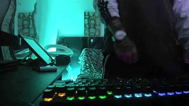 Sisoyalejo420 online show from December 2025 02:32:02 AM