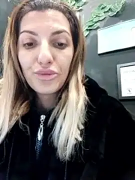 Snapshot of RileyLanna chatting on December 2025 10:24:01 AM RileyLanna online show from December 2025 10:24:01 AM