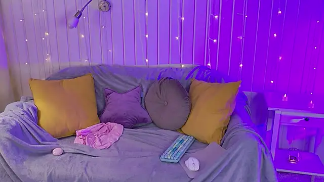 Beatrica Klein online show from March 2026 03:59:02 PM