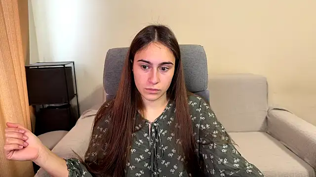 AliceKolltt online show from October 2025 12:17:01 PM