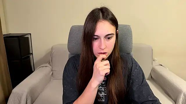 AliceKolltt online show from February 2026 10:52:02 PM